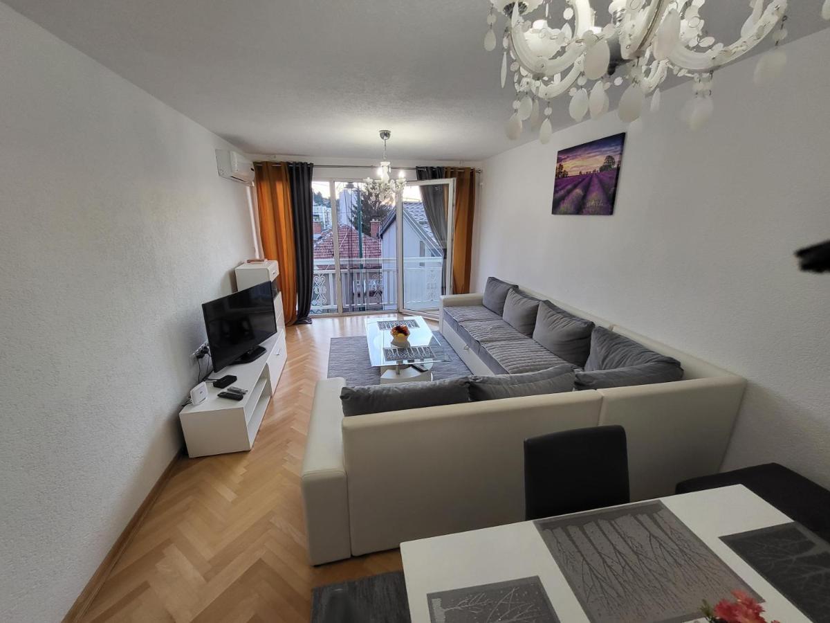 Deluxe Katana Dream House Old Town, With Parking Garage Apartment Sarajevo Bagian luar foto